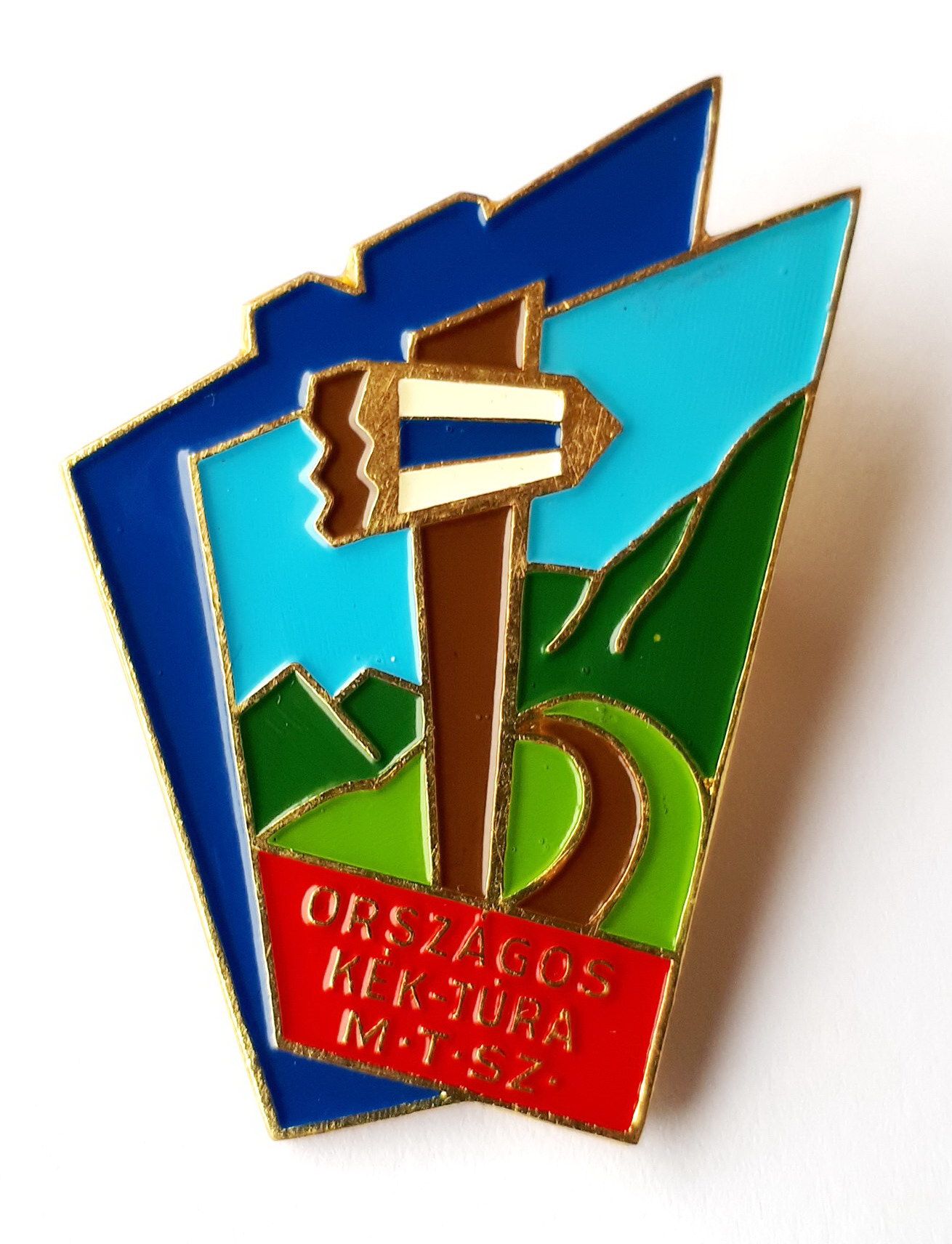 The badge of the National Blue Trail