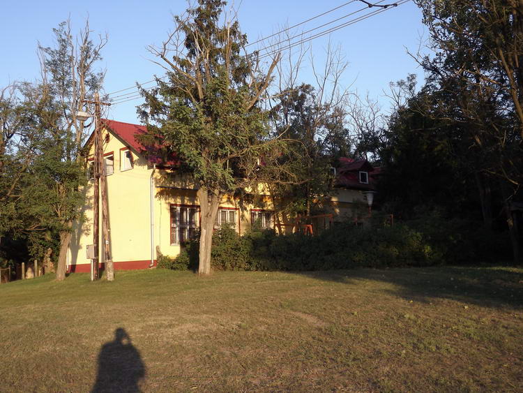 Takarosan rendben tartott ház a Pungurhegyi volt iskola épülete