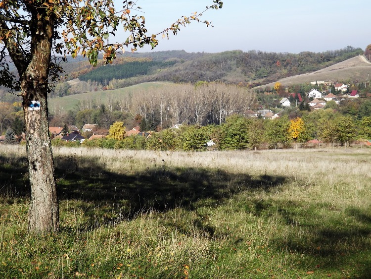 View towards Szandaváralja village from the fields