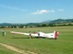 Motoros vitorlázórepülő a mezőn
