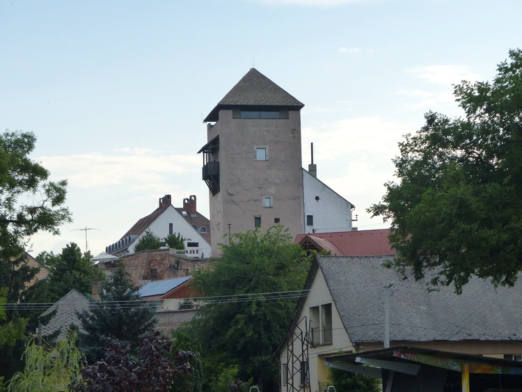 Dunaföldvár - A Török torony (más néven Csonka torony) a középkori vár megmaradt része