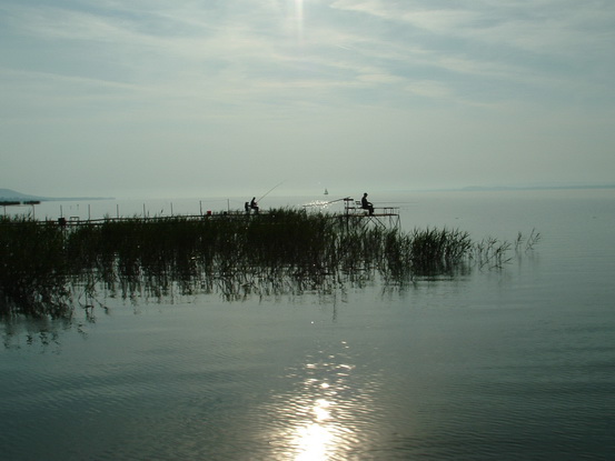 Késő délután a Balaton-parton