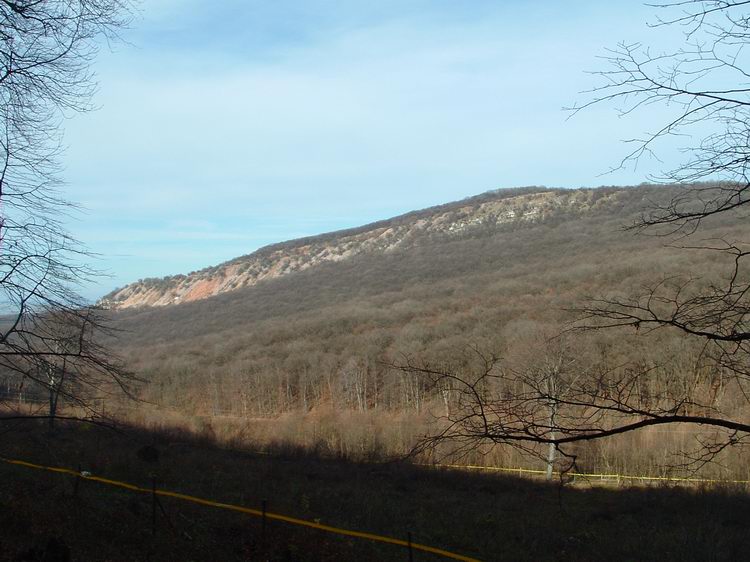 Kilátás a Pisznice-hegy kőfejtőjére
