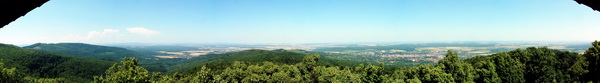 Panorámakép az Óház-tető kilátójából Kőszegre és az Alpokaljára Panorámakép az Óház-tető kilátójából Kőszegre és az Alpokaljára
