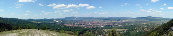 Panorámarészlet a zsíroshegyi körpanorámából Pilisszentivánra és a Pilisre Panorámarészlet a zsíroshegyi körpanorámából Pilisszentivánra és a Pilisre