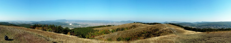 Panorámakép a Nagy-szénás tetejéről a Pilisre és a Budai-hegységre