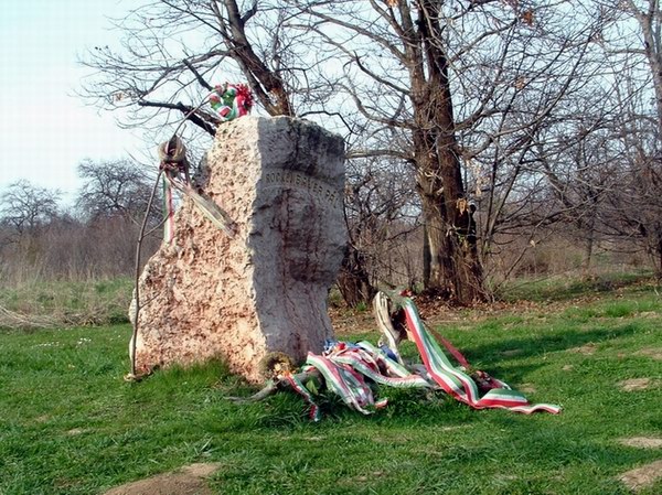 Rockenbauer Pál sírja Zengővárkonyban