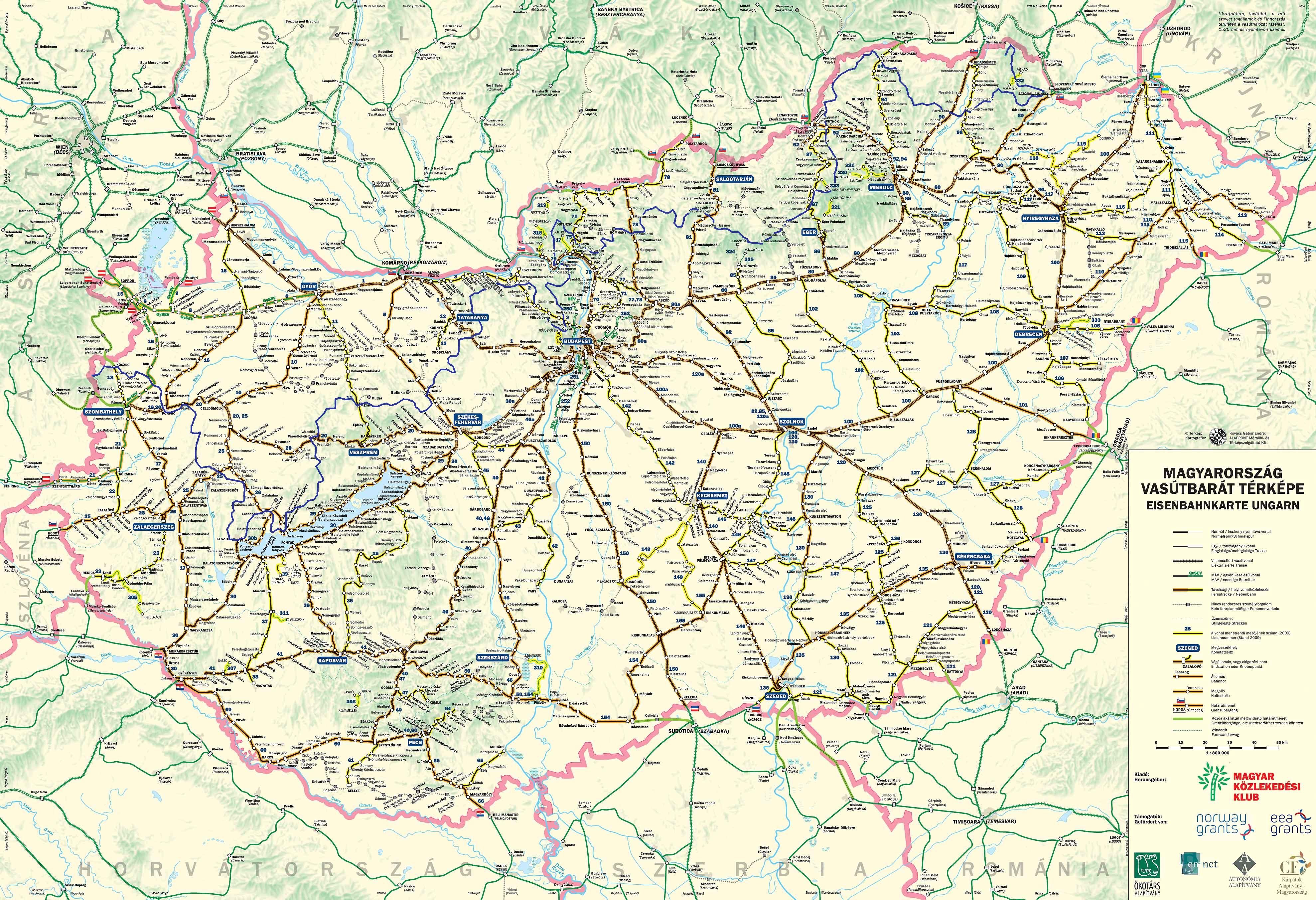 The Hungarian railway lines and the route of the National Blue Trail