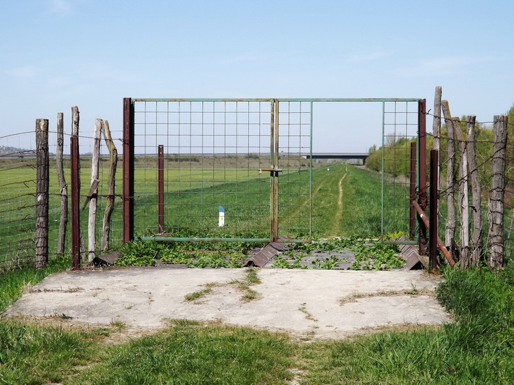 A Gemenci nemzeti park határát jelző kapu