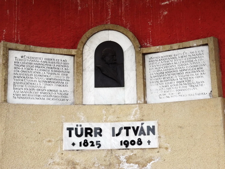 A bajai Türr István emlékmű 2.