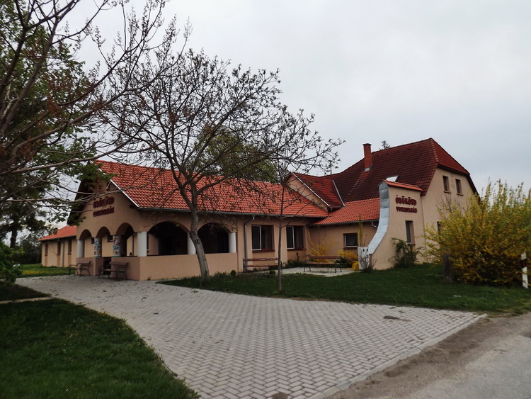 A turistaház épülete Ósükösdön