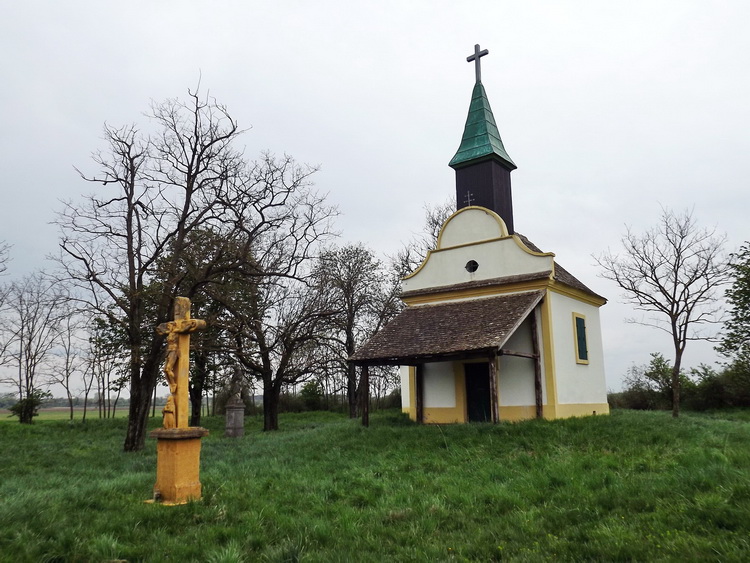 A Szent Anna kápolna Sükösd előtt a mezőkön 1.