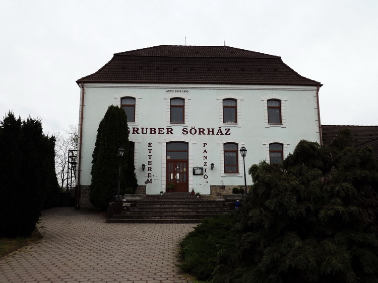 Sükösd - A Gruber Sörház, Étterem és Panzió épülete