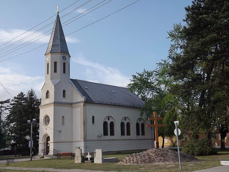 Zsombó római katolikus temploma