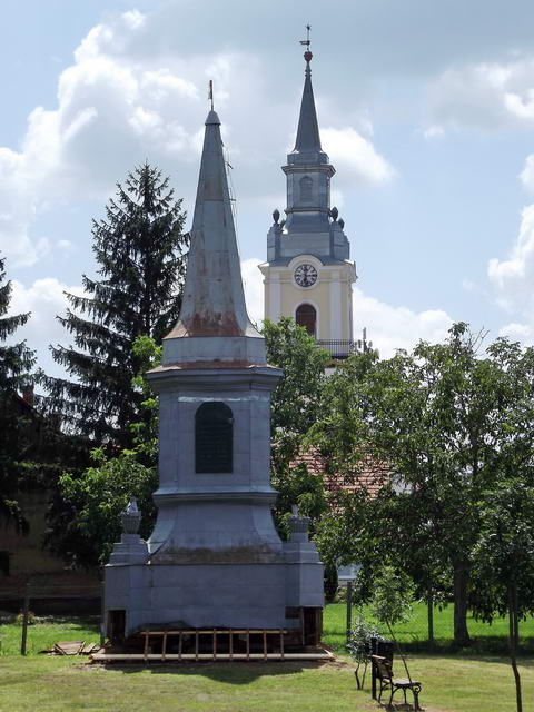 Toronysipkát cseréltek az okányi református templomon