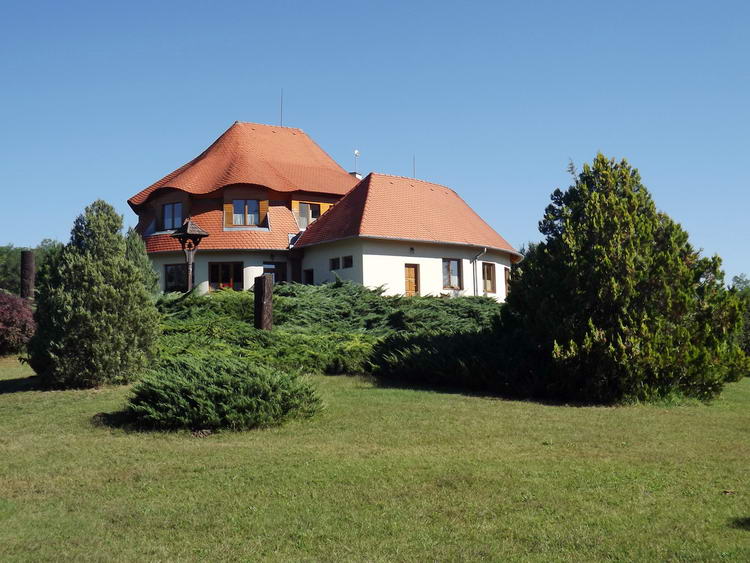 A Bánki Arborétum fogadóépülete