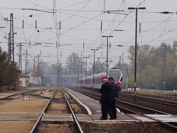 Továbbindul a Stadler FLIRT a kisvárdai vasútállomásról