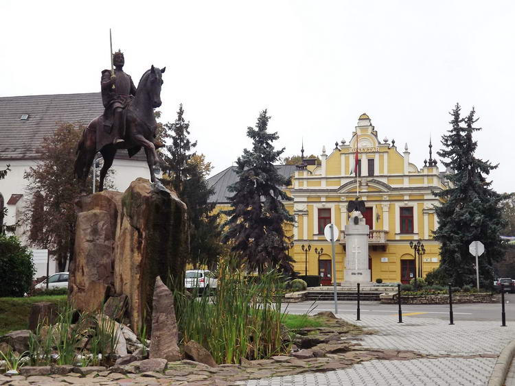 Kisvárda - Megérkeztem Szent László király lovasszobrához