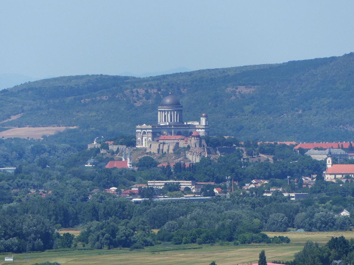 Dorog - Az Esztergomi Bazilika a fényképezőgép legnagyobb zoomjával