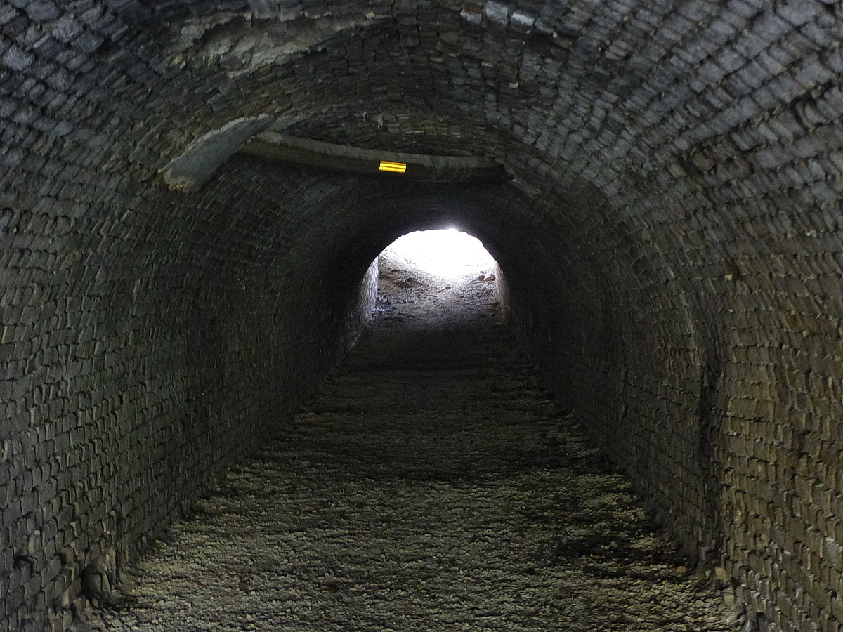 Végigsétáltam Tömedék-akna hűvös siklóalagútján