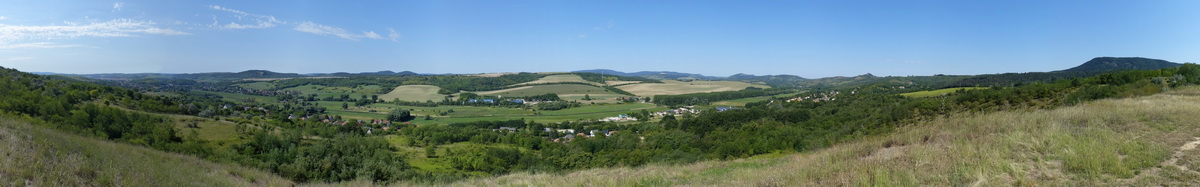 Panorámakép a sárisápi meddőhányó tetejéről
