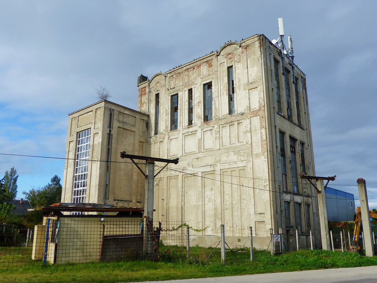 A már nem működő villamos alállomás épülete