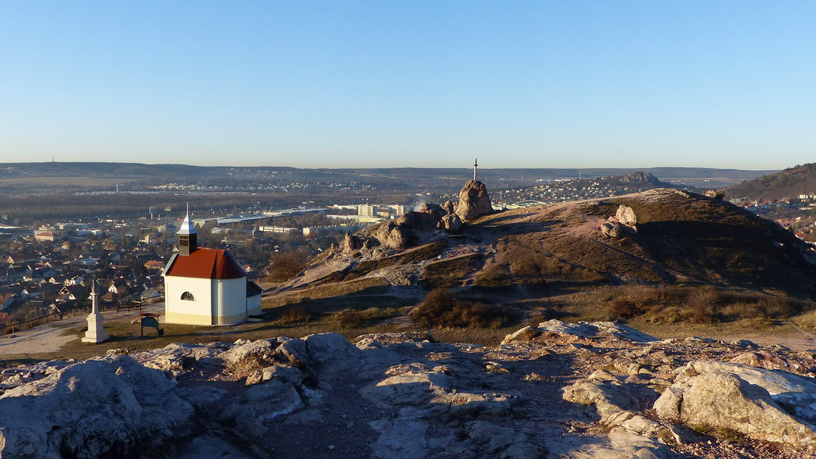 Panorámatúra a Budaörsi-kopárok dolomitdombjai között