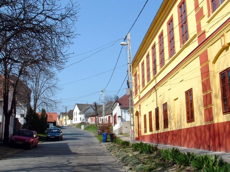 Szekszárd - Végig a Kálvin téren