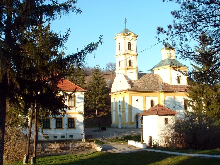 Grábóc - Az ortodox kolostor épületegyüttese - A Dél-dunántúli Kéktúra mellette vezet el