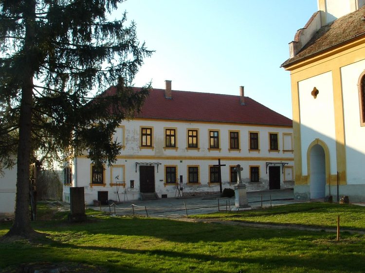 Szekszárdi-dombság - A kolostorépület