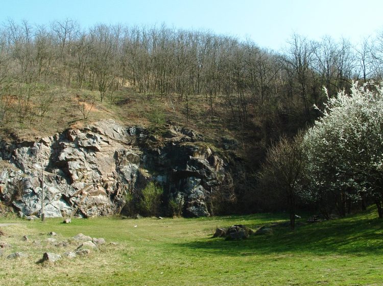 Szekszárdi-dombság - Védett geológiai feltárás a falu határában