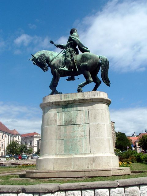Pécsi séta - Hunyadi János szobra