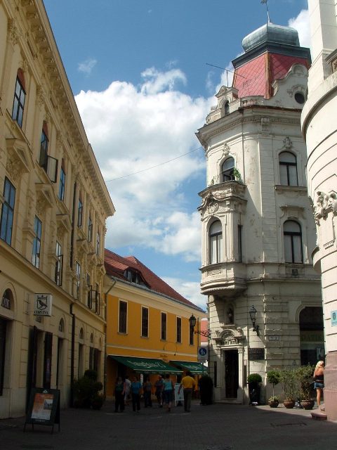 Pécsi séta - Indulás a Széchenyi térről