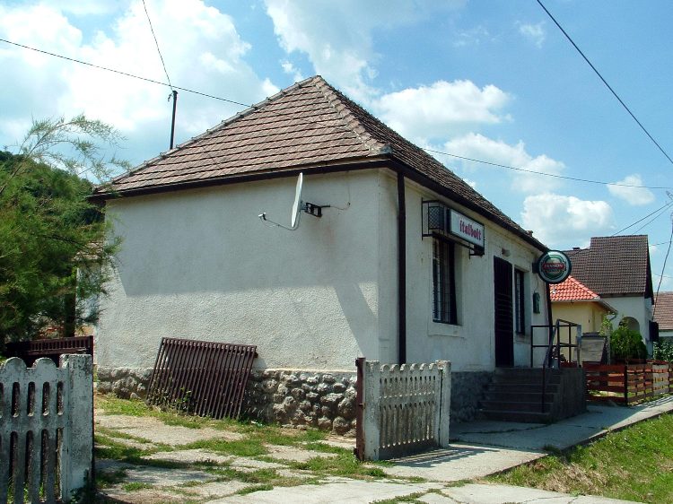 Zselic - Italbolt Gálosfa főutcáján. Itt pecsételtem.