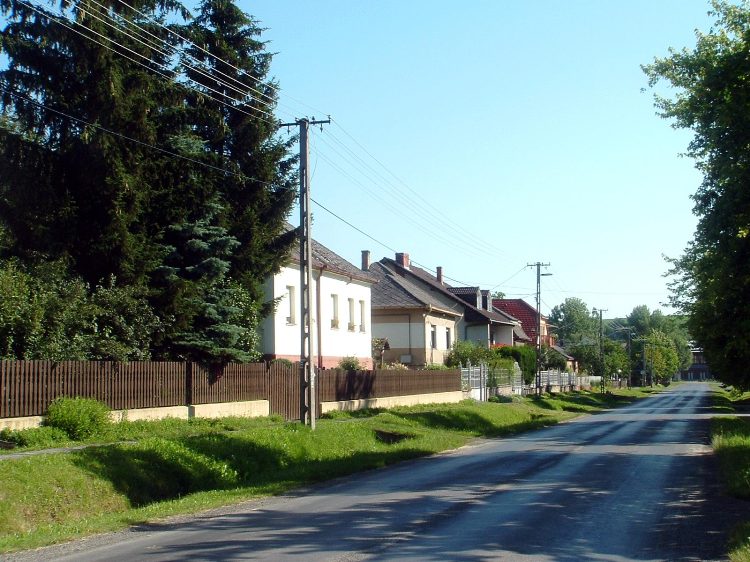 Zselic - Szenna főutcáján