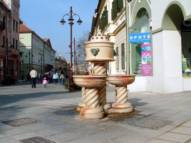 Kaposvár - A Fő utcán