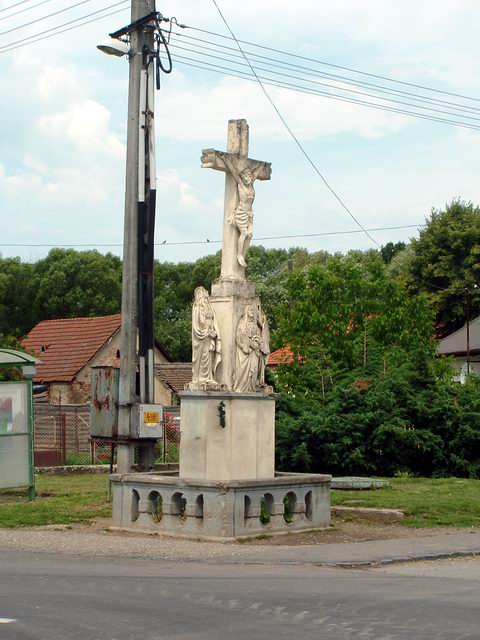 Zalakomár - Kőkereszt a Rákóczi Ferenc utcán