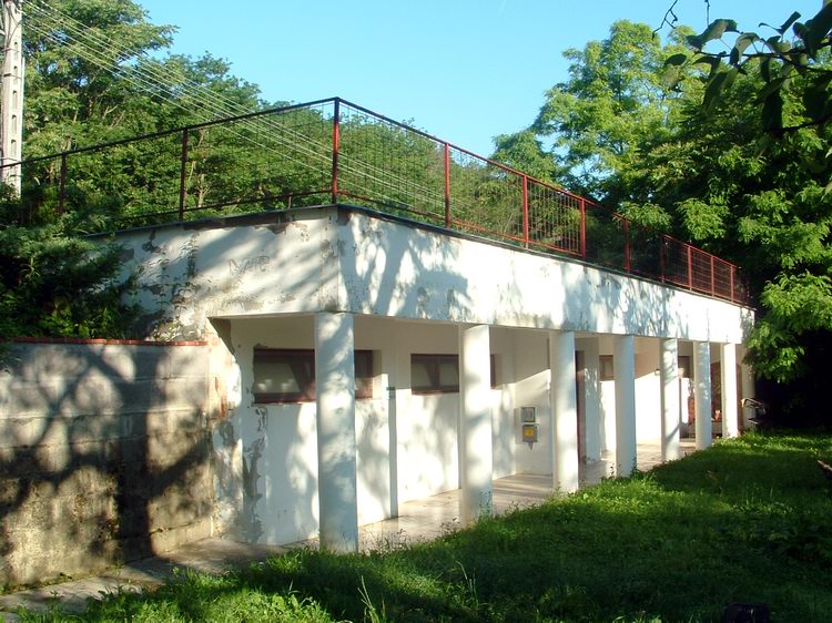 Homokkomárom - A zarándok-sátorozóhely vizesblokkja
