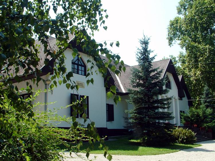 Rádiháza - A Hotel Kabala