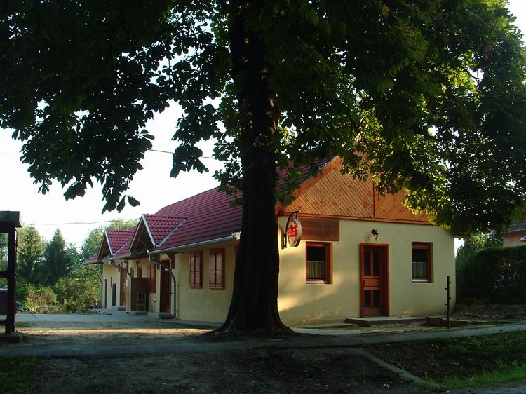 Rádiházán a Csikós Csárda a kéktúra pecsételőhely