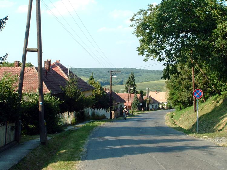 Kustánszeg - Ereszkedés a Kossuth Lajos utcán