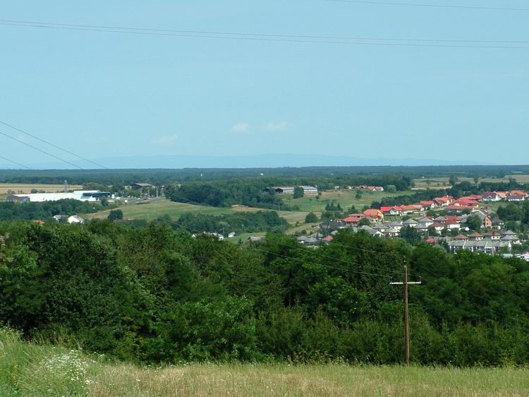 A távolban halványan feltűnt a Kőszegi-hegység is!