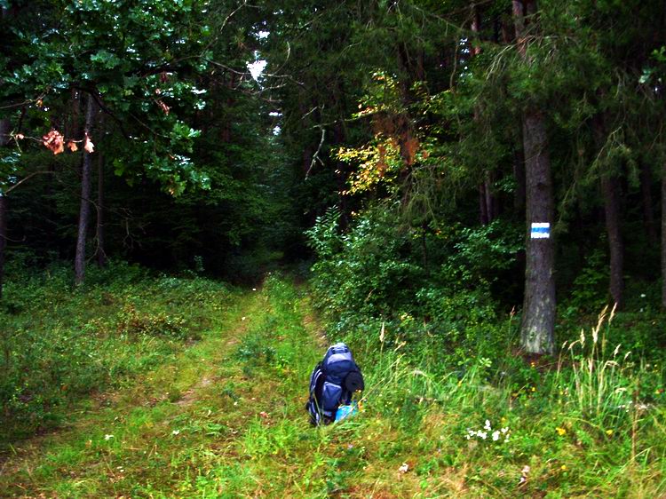 A sátor lebontva, holmi összekészítve