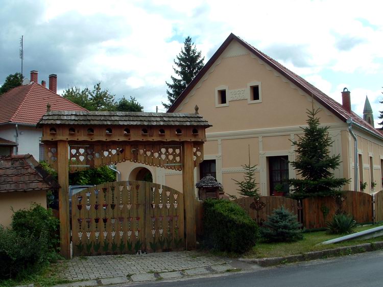 Székelykapu(?) Iváncon