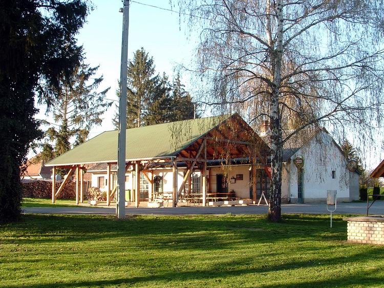 Molnaszecsőd - Az Árvíz kocsma a pecsételőhely