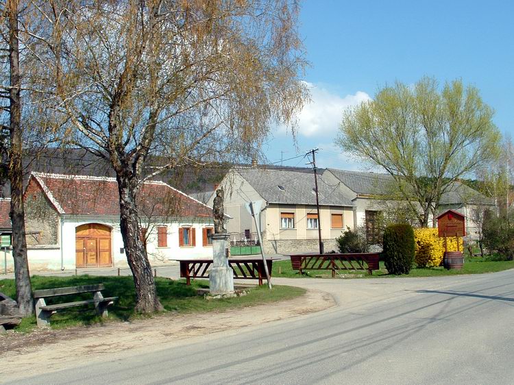 Bozsok - A Rákóczi utcán 1.