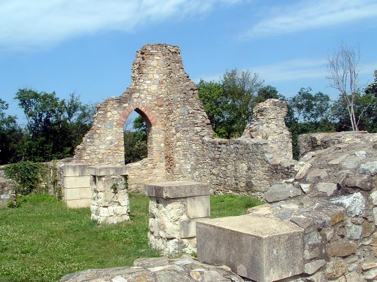 Mecseknádasd - A vár romjai