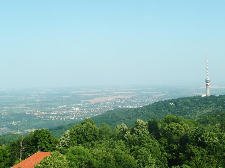 Kilátás a Tubesről a Misina-tető és Pécs felé