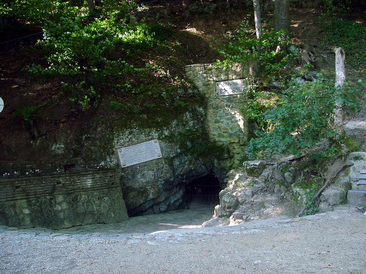 Az abaligeti barlang bejárata