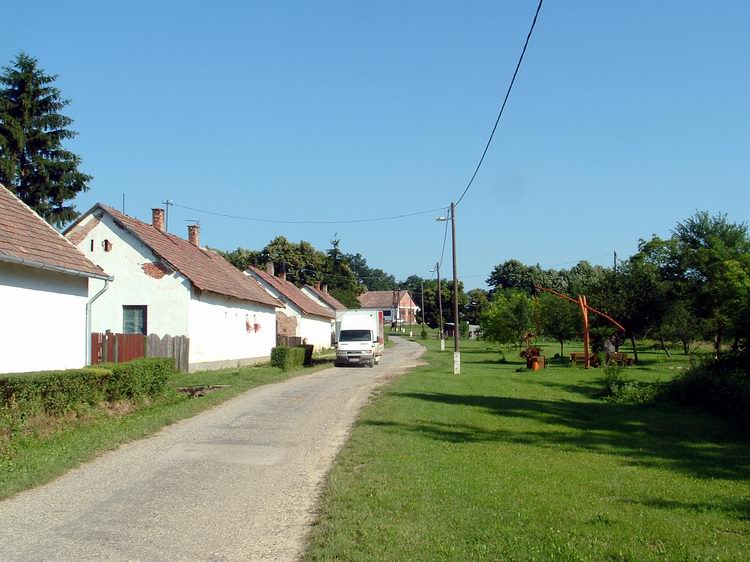 Felsőkövesd - Végigballagtam a falu egyetlen utcáján